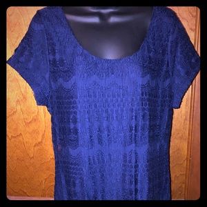 💋 NWT lacy dress with detailed hem. Gorgeous! 💋